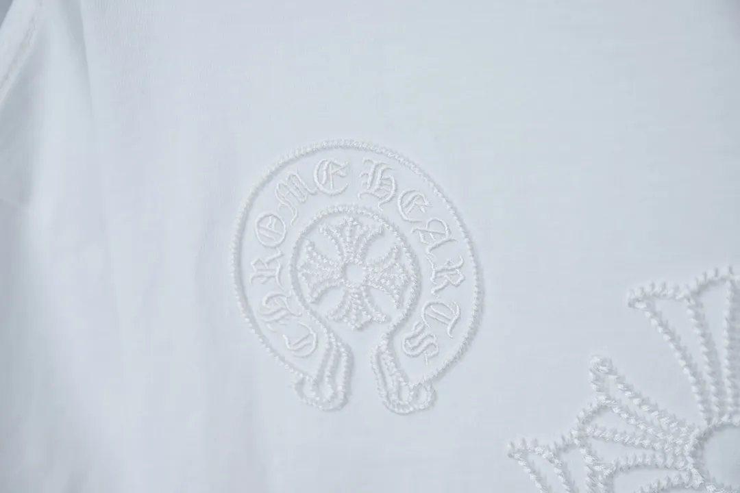🅿️200 Ch*ome Hearte 25SS early spring new style embroidered heart cross short sleeves light luxury essential item for daily commuting for men and women correct version welcome to compare detailed features · 320g 100% pure cotton double yarn jersey fabric · Custom dyed in the same vat with special thickened 32 count double-ply 1X1 thread · Imported Tajima machine hollow embroidery embroidered CHRO heart pattern · Ready-to-wear general wash · Double-needle sewing and cross-seam technology · Original main mark, washed tag, brand moisture-proof paper packaging Color: black/white Size: S/M/L/XL